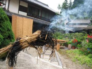 長平さんも、この煙に乗って帰っておいでになったはず。 長平さんも、この煙に乗って帰っておいでになったはず。
