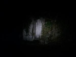 夜の磨崖仏は胸に迫ってきます。 夜の磨崖仏は胸に迫ってきます。